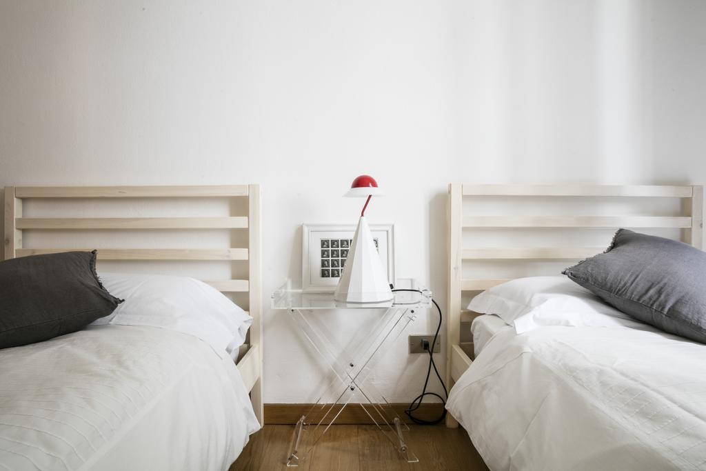 Lovely Sempione Apartment Милано Екстериор снимка